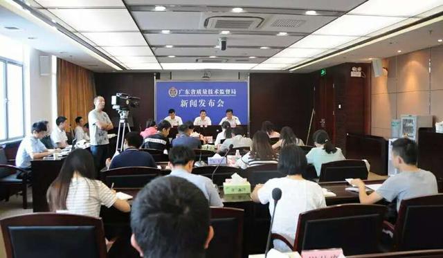 开学季给孩子买校服文具要小心!这些产品不合格1
